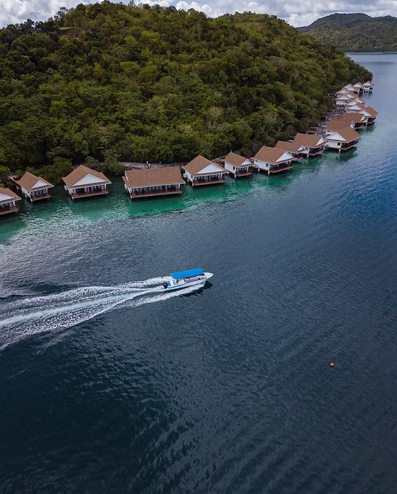Overwater bungalows, Palawan